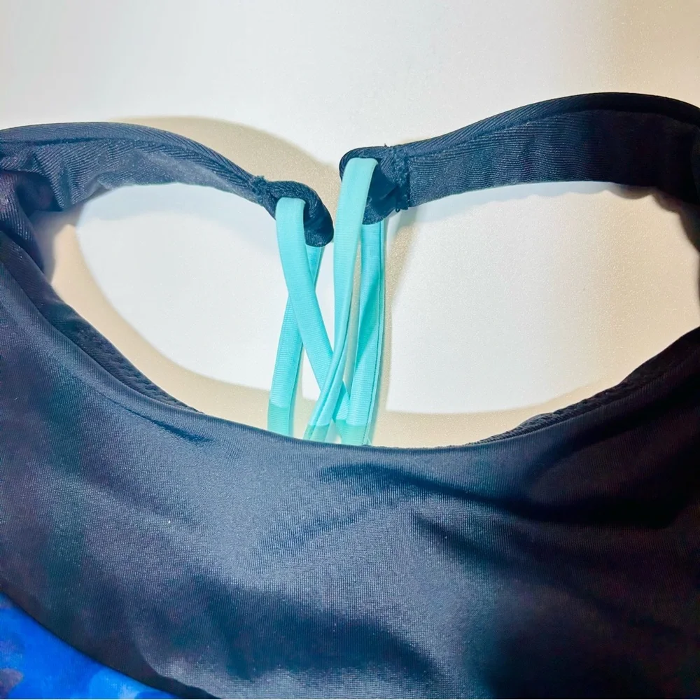 Athleta sports bra Freestyle Camo High Neck sports bra blue New women size L